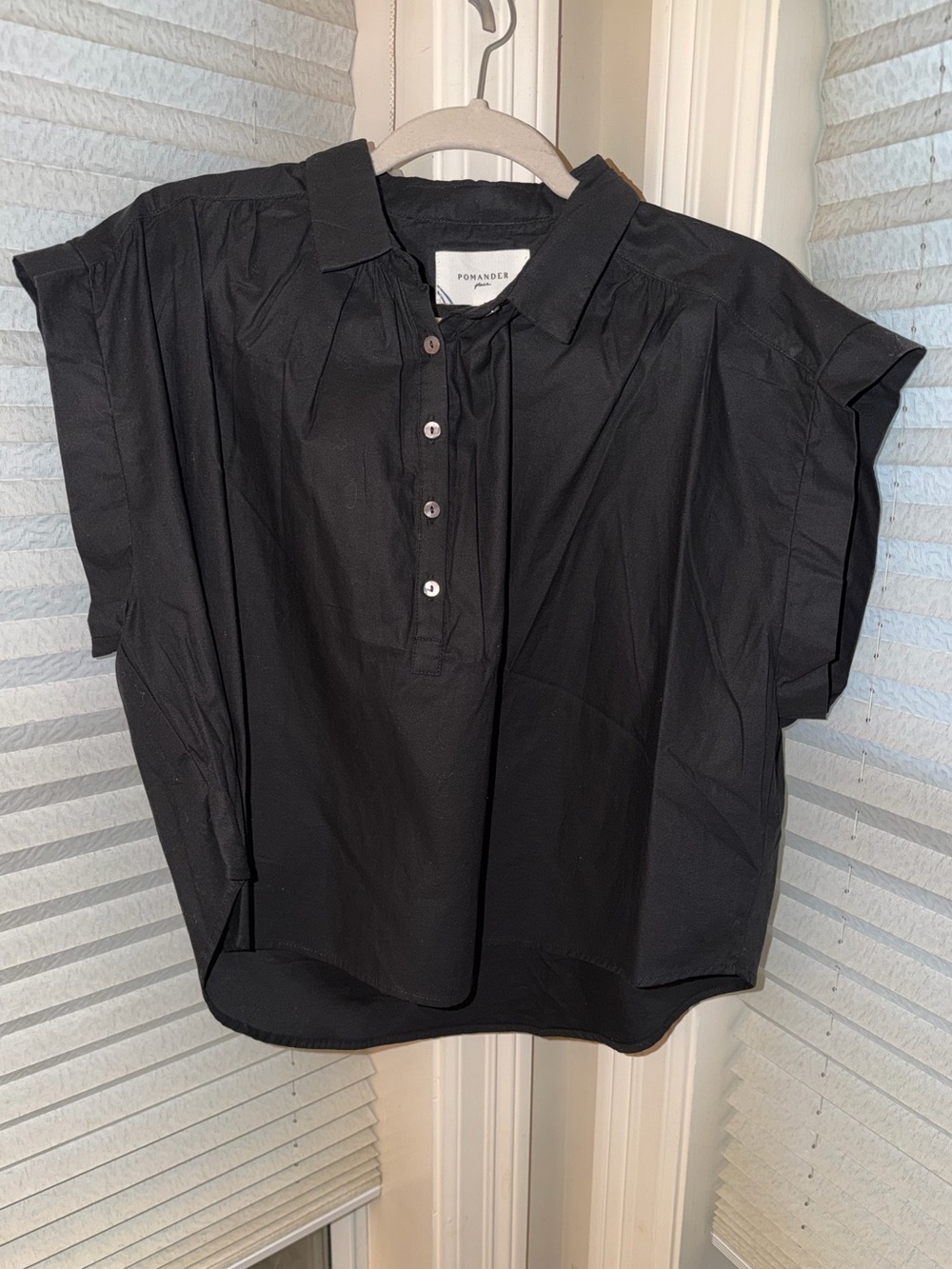Tuckernuck Black Drop Shoulder Rosie Popover Top Size M NWT